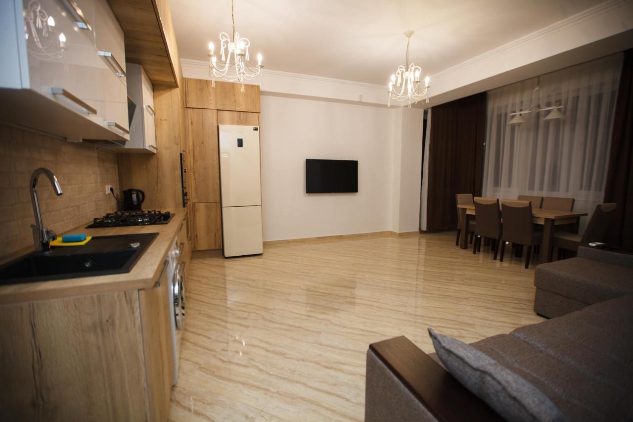 Main Street Sky House Apartments 基希讷乌 外观 照片