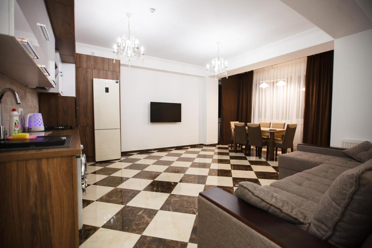 Main Street Sky House Apartments 基希讷乌 外观 照片