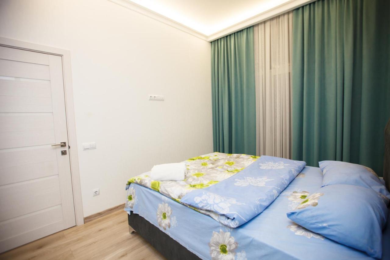 Main Street Sky House Apartments 基希讷乌 外观 照片
