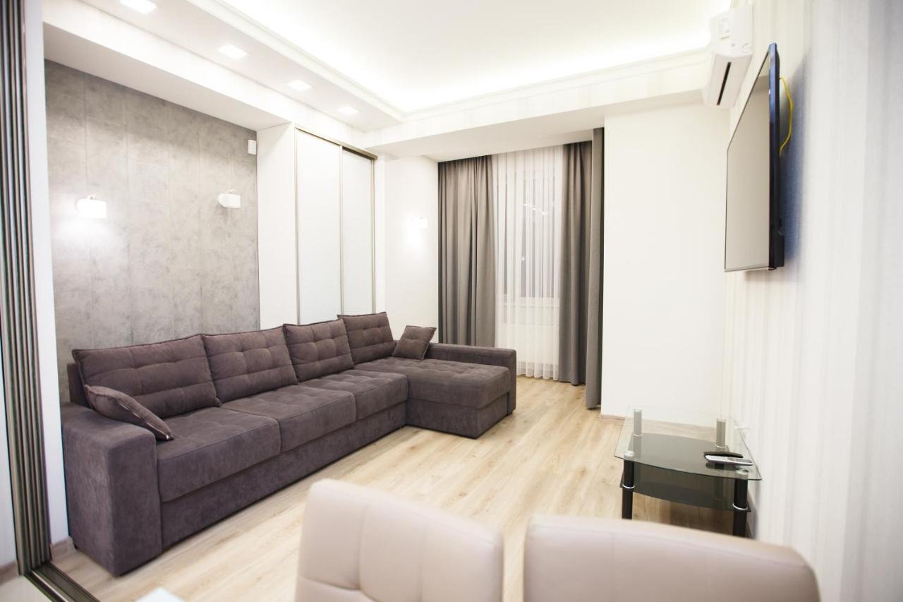 Main Street Sky House Apartments 基希讷乌 外观 照片