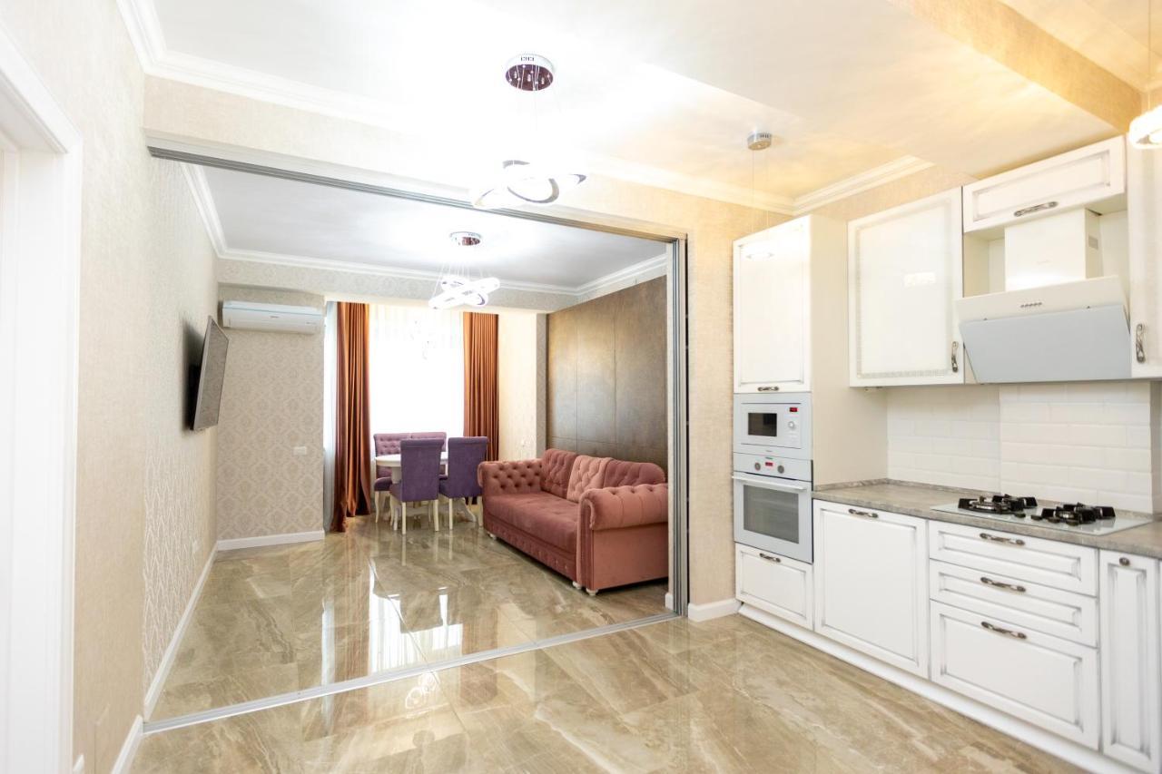 Main Street Sky House Apartments 基希讷乌 外观 照片